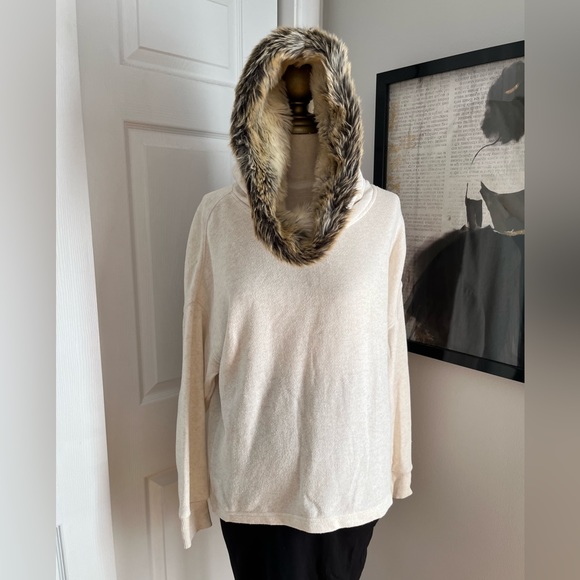 AERIE FAUX FUR HOODIE SWEATER - Picture 2 of 12